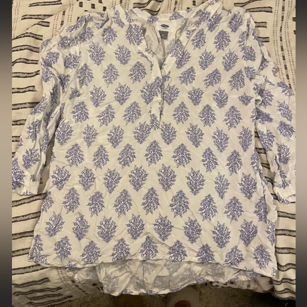 Old Navy 3/4 sleeve silky top